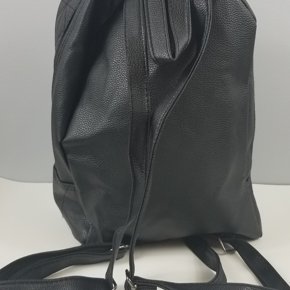 Black Faux leather bag! - Picture 4 of 8